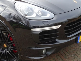 Porsche Cayenne Porsche Cayenne 3.0 S E-Hybrid 410PK / Porsche Sport Design / LED - afbeelding nr 49