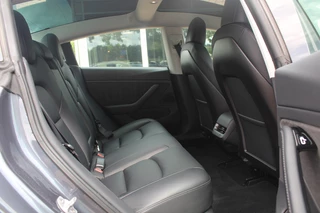 Tesla Model 3 Tesla Model 3 Standard RWD Plus 60 kWh / Autopilot / Panoramadak / Camera / Premium Audio / 18'' / Leder - afbeelding nr 9