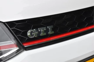 Volkswagen Polo Volkswagen Polo 1.8 TSI GTI 192 PK Executive | NL-Auto | Camera | Carplay | Cruise Contr | Climate Contr | Netjes | Origineel - afbeelding nr 31