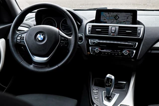 BMW 1 Serie BMW 1-serie 118i Sport AUTOMAAT/LED/GROOT SCHERM/SPORT STOELEN/ - afbeelding nr 9