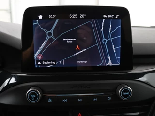 Ford Focus Ford Focus 1.0 EcoBoost ST Line | Stoel & stuurverwarming |  Camera | Trekhaak | Climate control | Carplay | Navigatie | Cruise control - afbeelding nr 8