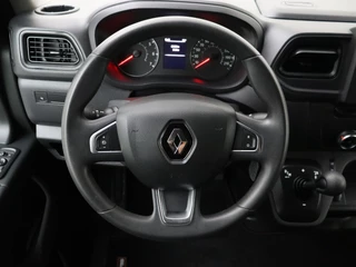 Renault Master | Airco | Camera | Trekhaak | 3-Persoons | Betimmering - afbeelding nr 14