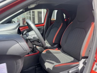 Toyota Aygo Navigatie, Voorstoelen verwarmd, camera , All-in Rijklaarprijs - afbeelding nr 5