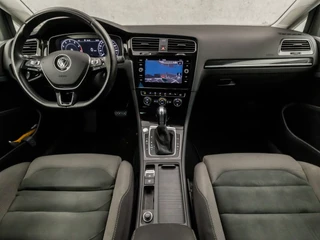 Volkswagen Golf Volkswagen Golf 1.5 TSI R-Line Sport 150Pk Automaat (VIRTUAL COCKPIT, APPLE CARPLAY, GROOT NAVI, CAMERA, LED KOPLAMPEN, ALCANTARA, ADAPTIVE CRUISE, LM VELGEN, DAB+, NIEUWE APK, NIEUWSTAAT) - afbeelding nr 6