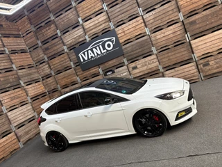 Ford Focus Ford FOCUS 2.0 ST schuifdak xenon navi camera clima uitlaatklep 19