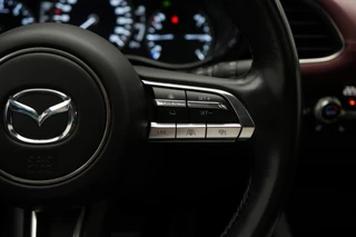 Mazda 3 Mazda 3 2.0 e-SkyActiv-X Luxury automaat i-Activesense pakket met Sunroof en rood leer pakket : dealer onderhouden en 24 maanden verlengde garantie - afbeelding nr 27