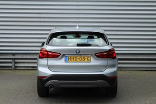 BMW X1 BMW X1 sDrive18i 141pk AUTOMAAT NL-Auto 74.942km Clima Cruise Navi Camera HUD Keyless El. Klep 17