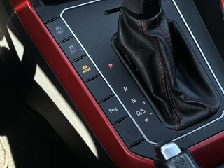 Volkswagen Polo Volkswagen Polo 2.0 TSI GTI, NIEUW MODEL, NAVI, AIRCO, CARPLAY, STOELVERWARMING, PARKEERSENSOREN VOOR/ACHTER, LICHTMETAAL 17