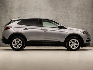 Opel Grandland X Opel Grandland X 1.2 Turbo Business+ (APPLE CARPLAY, GROOT NAVI, STUUR/STOELVERWARMING, LEDER, SPORTSTOELEN, GETINT GLAS, DAB+, LANE ASSIST, NIEUWE APK, NIEUWSTAAT) - afbeelding nr 4