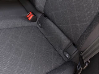 Volkswagen Golf 1.5 TSI 131pk 1st Edition | Origineel NL | Navi | Apple Carplay+Android Auto | Clima | Adap.Cruise | Led Koplampen | Stoel+Stuurwielverwarming | Rijstrook+Licht+Regensensor | Privacy Glass - afbeelding nr 32