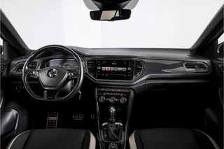 Volkswagen T-Roc Volkswagen T-Roc 2.0 TSI 190 PK 4Motion Sport - Automaat | Dig. Cockpit | Cruise Control | Stoelverw. | PDC | NAV + App. Connect | ECC | Afn. Trekhaak | LM 17