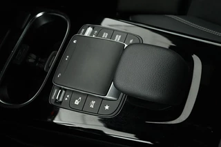 Mercedes-Benz A-Klasse Mercedes-Benz A-klasse 250e AMG Night | Carplay | Stoelverwarming |  Camera | Sfeerverlichting | Navigatie | Widescreen | Park Assist | Leder/Alcantara - afbeelding nr 17