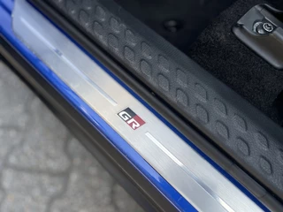 Toyota C-HR Toyota C-HR 2.0 Hybrid GR-Sport | Stuur + Stoelverwarming | Blindspot | JBL - afbeelding nr 6