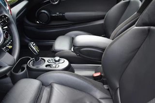 MINI Electric MINI Electric Mini Resolute edition 33 kWh Pano automaat resolute edition 135kw 1e eigenaar n.a.p. Pano / Leder / Harman Kardon / Head Up / Camera / Keyless - afbeelding nr 47