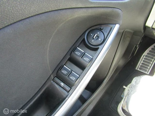 Ford Focus Ford Focus 1.6 EcoBoost Titanium | PDC, Stoelverwarming, Trekhaak - afbeelding nr 10