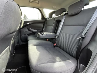 Ford Focus Ford Focus Wagon 1.0 Titanium Edition Navi PDC Clima NAP Netjes! - afbeelding nr 5