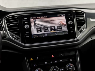 Volkswagen T-Roc (DIGITAL COCKPIT, APPLE CARPLAY, GROOT NAVI, CLIMATE, LEDER, SPORTSTOELEN, ADAPTIVE CRUISE, SFEERVERLICHTING, MODE KNOP, LED KOPLAMPEN, PARKEERSENSOREN, NIEUWE APK, NIEUWSTAAT) - afbeelding nr 17