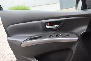 Suzuki S-Cross Suzuki S-Cross 1.4 Boosterjet Style Smart Hybrid | Schuif-kanteldak | Automaat | Apple Carplay/Android Auto | - afbeelding nr 17