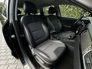 Kia Niro Kia Niro 1.6 GDi Hybrid ExecutiveLine, NL AUTO, NAP, ECC-AIRCO, LEDER, NAVI, CAMERA, PARKEERSENSOREN, LICHTMETAAL 18