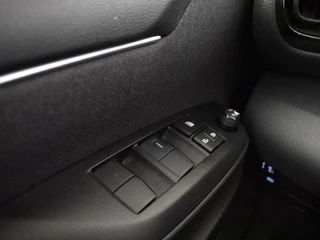 Toyota Yaris Toyota Yaris 1.5 Hybrid 115 Active | Facelitft | LM Velgen | Carplay - afbeelding nr 17
