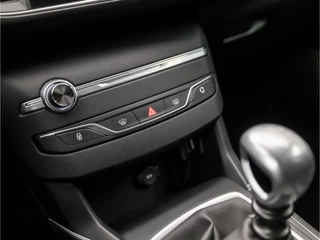 Peugeot 308 (APPLE CARPLAY, GROOT NAVI, LEDER/ALCANTARA, PARKEERSENSOREN, SPORTSTOELEN, LANE ASSIST, DAB+, CRUISE, NIEUWSTAAT) - afbeelding nr 9