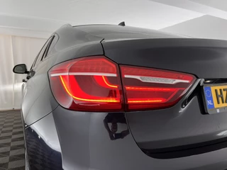 BMW X6 BMW X6 xDrive50i High-Executive M-Sportpack Aut. *PANO | HEAD-UP | TWO-COLOUR-LUXURYLEATHER | FULL-LED | MEMORY-PACK | HARMAN/KARDON-SOUNDSYSTEM |  | BLIND-SPOT | KEYLESS | CAMERA | COMFORT-SEATS | SOFT-CLOSE | 20''ALU* - afbeelding nr 33