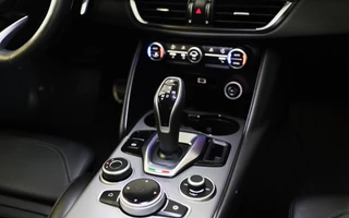 Alfa Romeo Giulia Alfa Romeo GIULIA 2.0 T GME AWD Tributo Italiano / FACELIFT / Digital Cockpit / Acc / HK / Leder / Elek Stoelen / Camera / 19 Inch - afbeelding nr 22