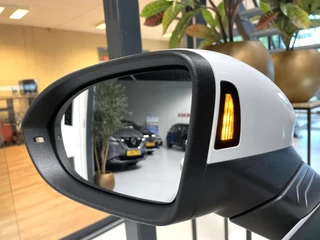 Volkswagen Golf Volkswagen Golf 1.4 eHybrid GTE 245 PK/ Camera/ Keyless/ 18 “LMV/ ACC/ CarPlay - afbeelding nr 10