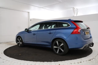 Volvo V60 190Pk Automaat, Navigatie, Trekhaak, Climate, - afbeelding nr 4