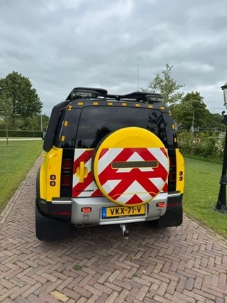 Land Rover Defender Land Rover Defender 3.0 110 MHEV X-dynamic HSE 6 cil grijs kenteken - afbeelding nr 5