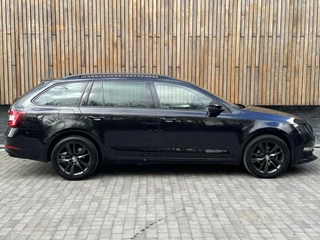 Škoda Octavia Skoda Octavia Combi 1.5 TSI Greentech Sport Business Automaat | Cruise control | Climate control | Trekhaak | Parkeersensoren achter | Zwart optiek - afbeelding nr 29