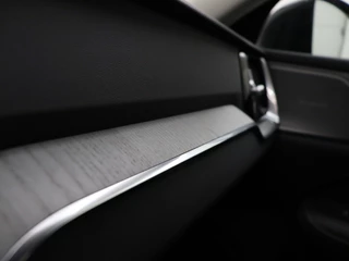 Volvo S60 Volvo S60 B4 AUT(7) PLUS DARK SCHUIFDAK 360GR CAM 19INCH HARMAN KARDON - afbeelding nr 12