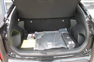 Toyota Yaris Cross Toyota Yaris Cross 1.5 HYBRID 115 FIRST Teamplayer / Winterpack - afbeelding nr 13