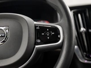 Volvo V90 Volvo V90 2.0 T5 Momentum 255Pk Automaat (APPLE CARPLAY, GROOT NAVI, LEDER, CAMERA, ADAPTIVE CRUISE, ELEK SPORTSTOELEN, STOELVERWARMING, GETINT GLAS, NIEUWE APK, NIEUWSTAAT) - afbeelding nr 23