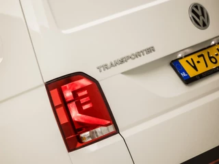 Volkswagen Transporter 150Pk Automaat (APPLE CARPLAY, GROOT NAVI, 3 ZITS, ADAPTIVE CRUISE, PARKEERSENSOREN, LM VELGEN, NIEUWE APK, NIEUWSTAAT) - afbeelding nr 27