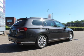Volkswagen Passat Volkswagen Passat Variant 1.4 TSI PHEV 218pk 6-DSG GTE Business Highline | PanoramaDak | Zomer- en winterset | Carplay | - afbeelding nr 6