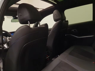 BMW 3 Serie BMW 3 Serie Touring 330e M-Sport Wegklapbare trekhaak, Panoramadak, ACC - afbeelding nr 30