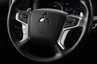 Mitsubishi Outlander Mitsubishi Outlander 2.4 PHEV Intense+ | Schuifdak | Stoelverwarming |  360 camera | Carplay | Navigatie | Full LED | Stuurverwarming | Keyless | Dodehoek detectie - afbeelding nr 9