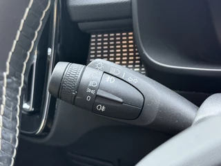 Volvo XC40 Volvo XC40 Recharge P8 AWD R-Design | Panoramadak | Trekhaak | Stoel/stuurverwarming - afbeelding nr 21