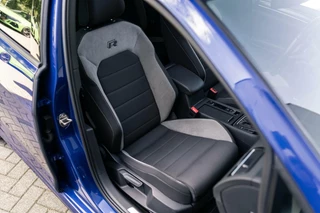 Volkswagen Golf Volkswagen Golf 2.0 TSI R 4Motion Pano Dsg DCC Dynaudio - afbeelding nr 45