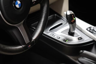 BMW 3 Serie BMW 3 Serie 330e Centennial High Executive Sport Line [M-STUUR, STOELVERWARMING, PDC V+A, LEDEREN STOELEN, BLUETOOTH, CRUISECONTROL, CLIMATE CONTROL, NIEUWSTAAT] - afbeelding nr 11