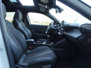 Peugeot 2008 Peugeot 2008 1.2 130pk GT-Line Panoramadak / Camera / NAP - afbeelding nr 24