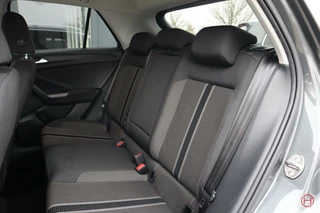 Volkswagen T-Roc Volkswagen T-Roc 1.0 TSI Style / CarPlay / PDC / Navigatie / Indiumgrau metallic - afbeelding nr 30