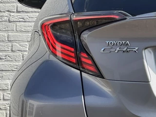 Toyota C-HR Toyota C-HR 1.8 Hybrid Dynamic Adaptive Cruise control Climate control Achteruitrijcamera Parkeersensoren Navigatie - afbeelding nr 39