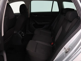 Škoda Octavia Skoda Octavia Combi 1.0 TSI Business Edition | Stoelverwarming |  Trekhaak | Adaptive cruise | Elektrische achterklep | Carplay | Sfeerverlichting - afbeelding nr 7