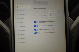 Tesla Model S - afbeelding nr 23