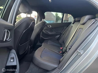 BMW 1 Serie BMW 1-serie 118i EDE M-PAKKET*LED*NAVI*SFEER*FROZEN-GREY* - afbeelding nr 9