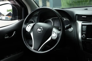 Nissan Navara Nissan Navara 2.3 DCI DUBBEL CABINE N-GUARD A/T 5 SITZ 4WD VAN - afbeelding nr 10