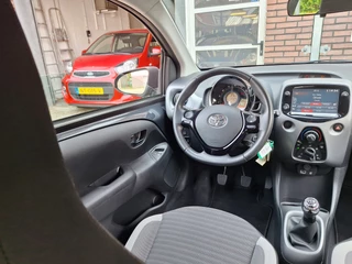Toyota Aygo Toyota Aygo 1.0 VVT-i X-Play Limited 5Drs /Navi/Camera/Apple/Android/Airco/garantie - afbeelding nr 12