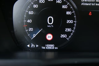 Volvo XC90 Volvo XC90 2.0 D5/AWD/PANO/Elktr Stoelen/Camera - afbeelding nr 6